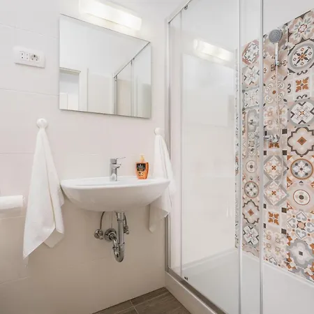 Апартаменты Romana Near Znjan Сплит